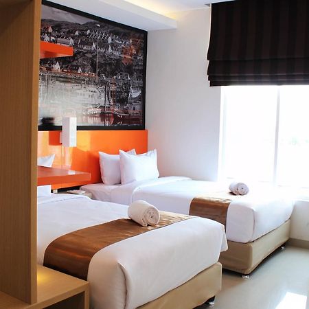 Bliss Soetta Hotel Semarang Buitenkant foto