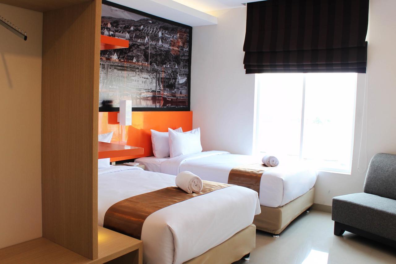 Bliss Soetta Hotel Semarang Buitenkant foto