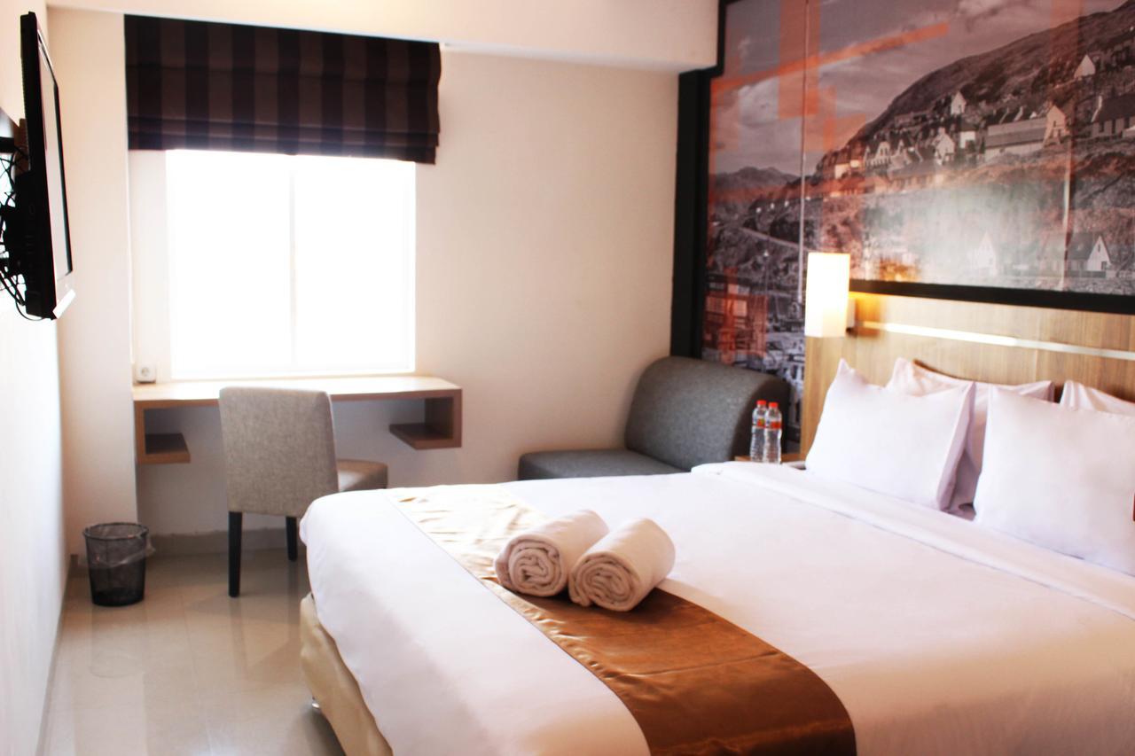 Bliss Soetta Hotel Semarang Buitenkant foto