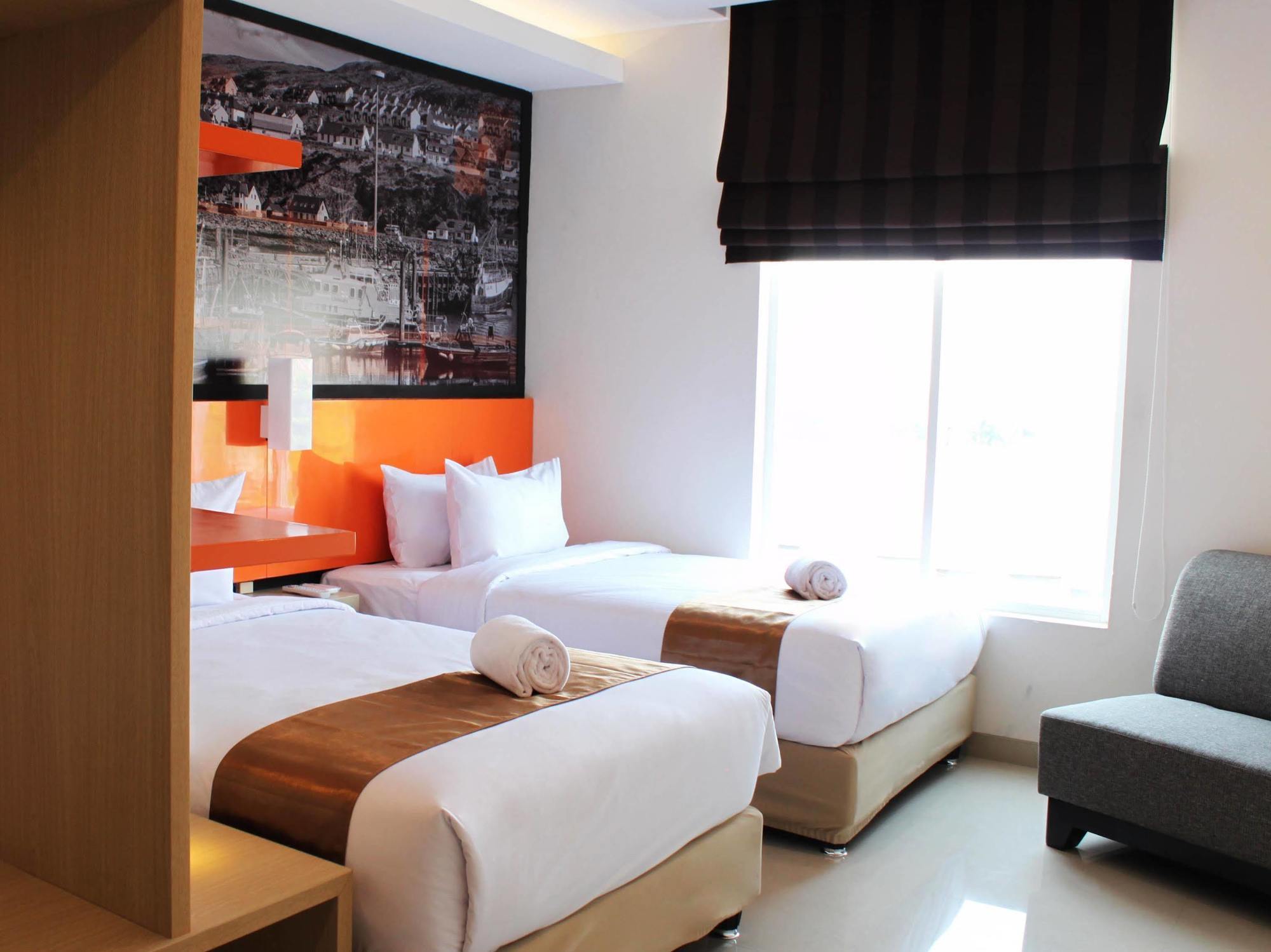 Bliss Soetta Hotel Semarang Buitenkant foto